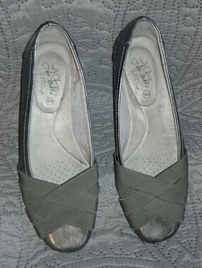 Life Stride Soft System Daisie Flats Women's 10M Office Casual Dressy